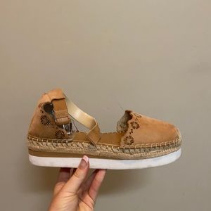 VINCE CAMUTO platform tan suede sandals